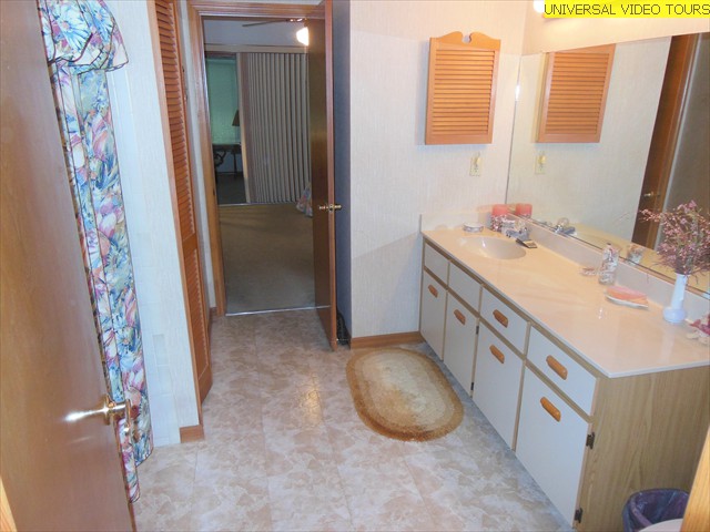 Loft Bathroom (2)